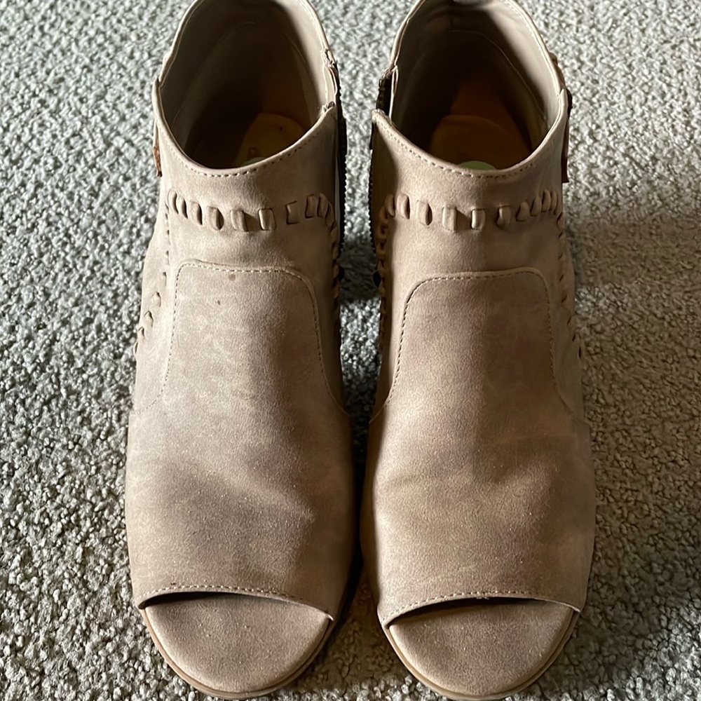Open Toed Heeled Booties - Picture 5 of 7